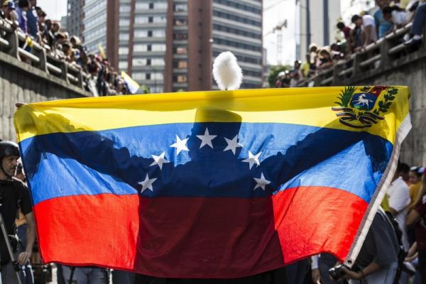 对冲欧佩克+减产影响 传美国计划放松对委内瑞拉的制裁