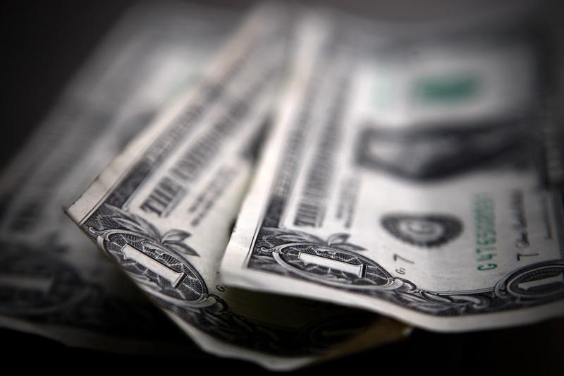 经济学家：俄罗斯广泛使用人民币 正威胁美元主导地位