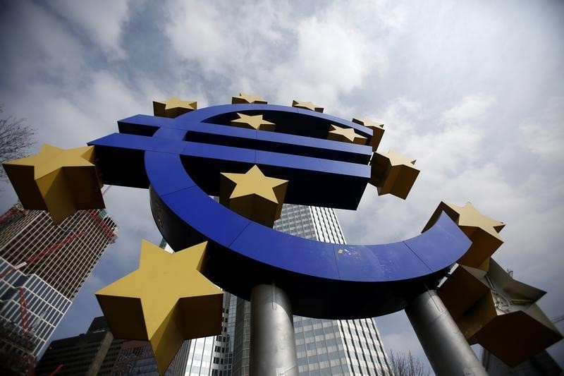 © Reuters.联合经济复苏计划搁浅！欧盟各国财长意见分歧；前路就此蒙上阴影，欧元意债相继走低