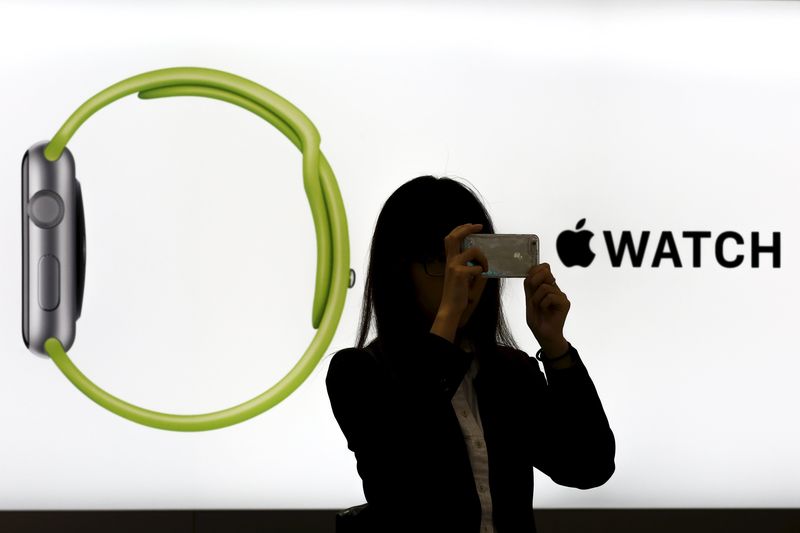 © Reuters.DA Davidson：5G iPhone市场反应优于预期，维持苹果(AAPL.US)“买入”评级