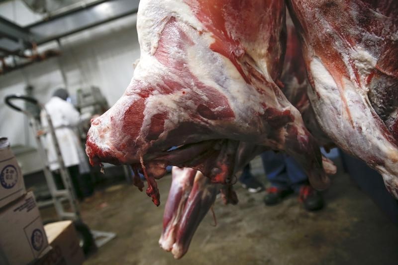 © Reuters.12个交易日股价飙升46%，利好不断的中粮肉食（01610）疯狂还在上演