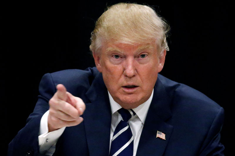 © Reuters.特朗普拒绝线上辩论引担忧 美国第二场总统辩论被取消
