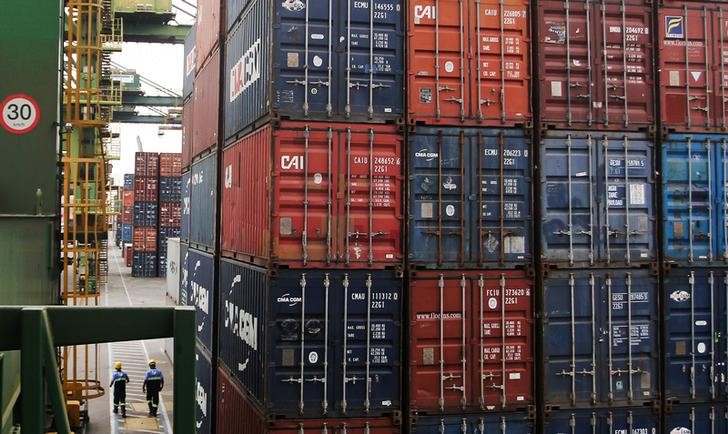 © Reuters.内外需持续复苏 集装箱运价“离奇”暴涨