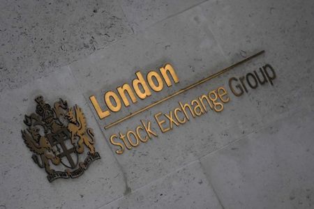 英国股市上涨；截至收盘Investing.com 英国 100上涨0.84%