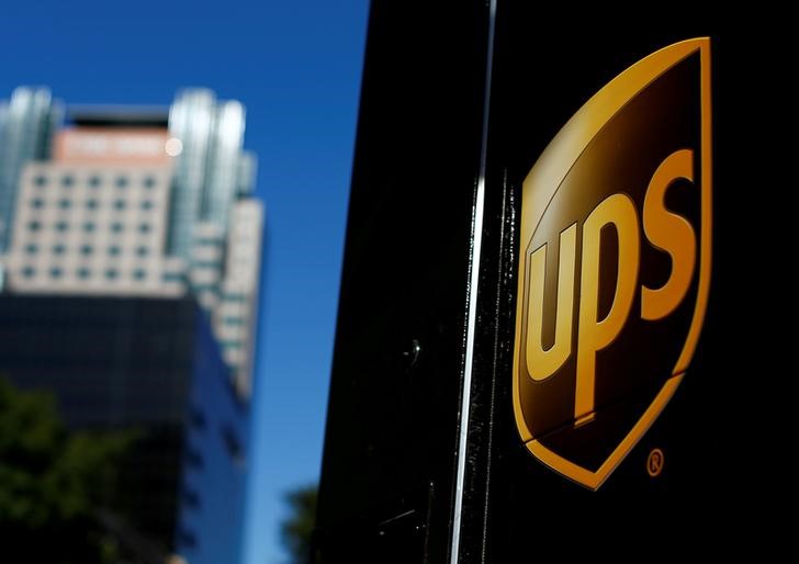 © Reuters.UPS快递 Q1 每股收益 逊于预期, 营收 超出预期