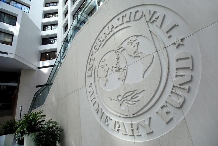 © Reuters.IMF：新冠危机加剧三大金融脆弱性 最坏情况下恐引发金融危机