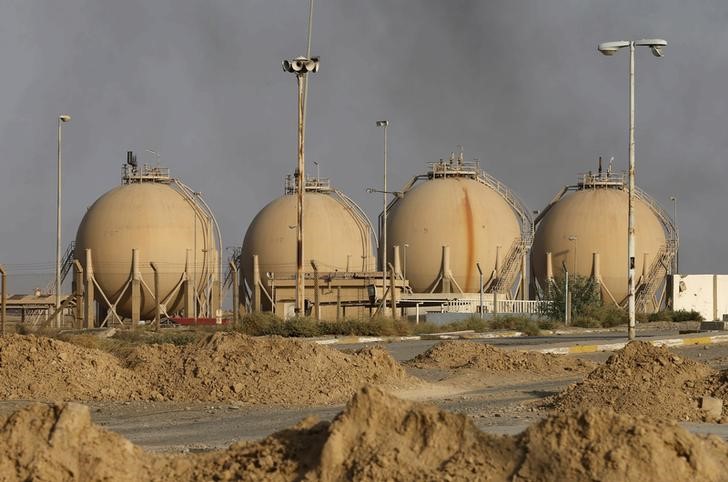 © Reuters.老油条终于妥协！伊拉克宣布6月将减少15%出口，“油价回归正常”梦想有望成真？