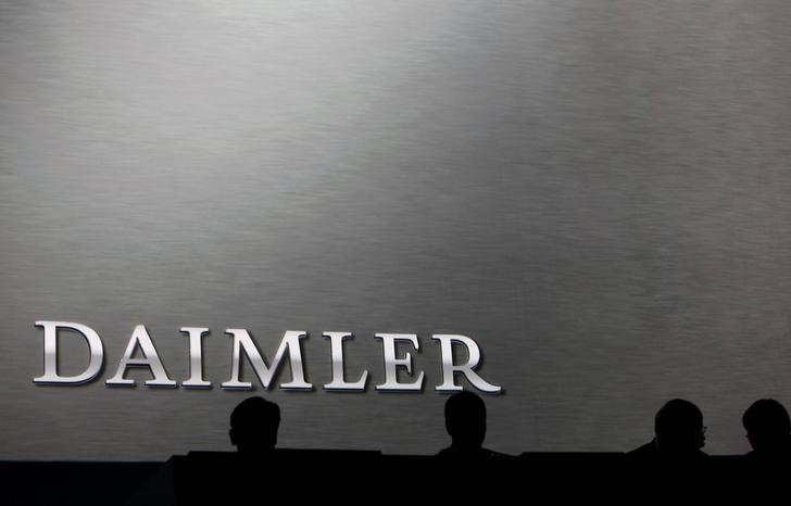 © Reuters.为缓解电气化转型阵痛 奔驰母公司戴姆勒预计裁员1.5万人