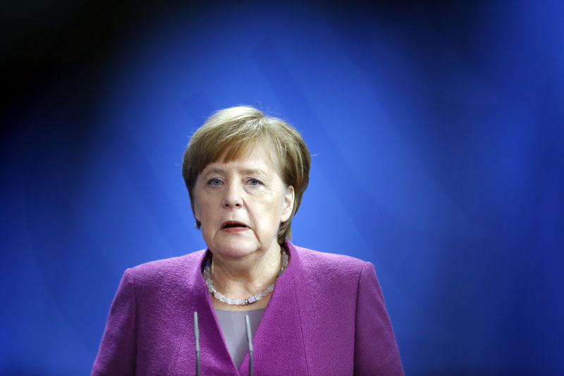 © Reuters.欧盟领导人峰会前“敲响警钟” 默克尔：各国就复苏基金计划仍存分歧