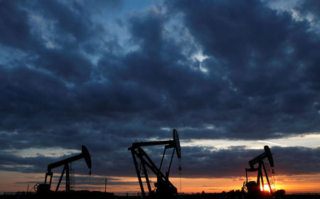 原油亚盘：美国炼油厂拖后腿 油价从13个月高点回落