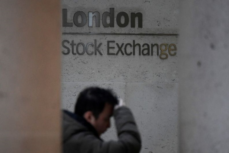 英国股市上涨；截至收盘Investing.com 英国 100上涨0.32%