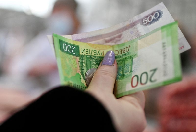 El rublo sigue teniendo la voz más fuerte en el mercado de divisas en 2022, alcanzando nuevos máximos frente a las monedas europeas y americanas en los últimos años.